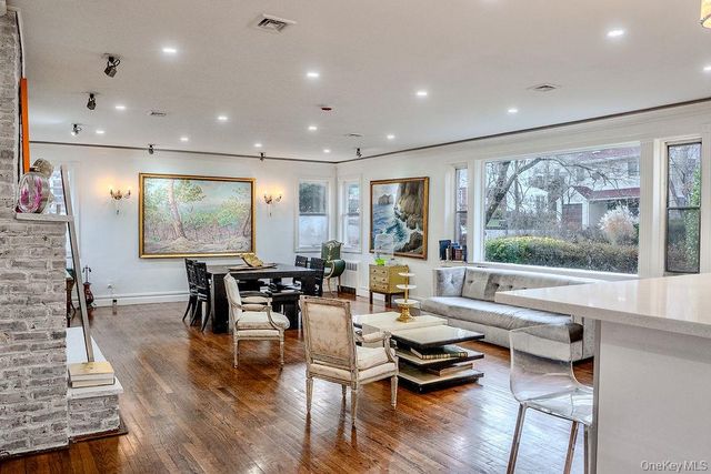 9 Park Place, Great Neck, NY 11024