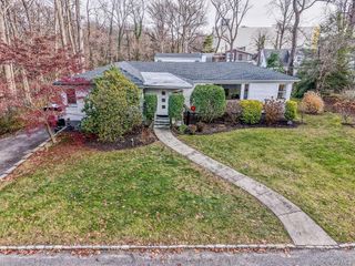 9 Park Place, Great Neck, NY 11024