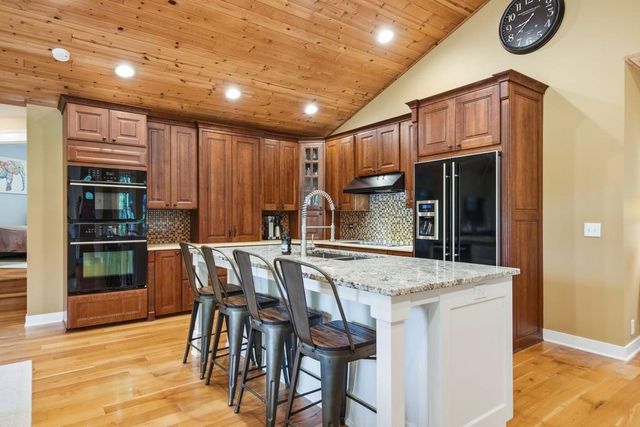 13508 Sunset Trail, Plymouth, MN 55441