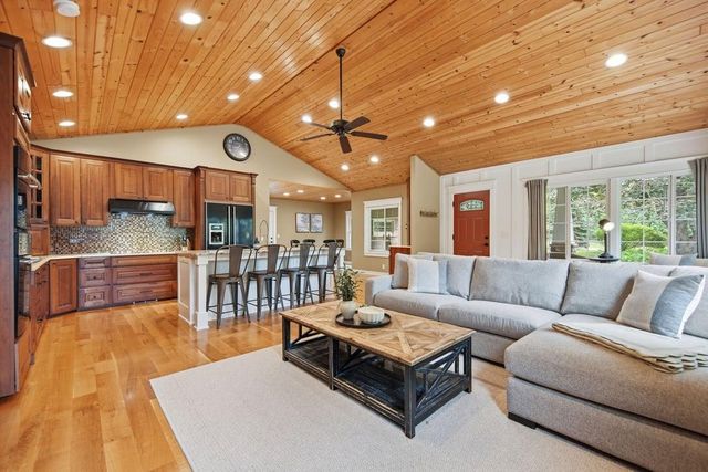 13508 Sunset Trail, Plymouth, MN 55441
