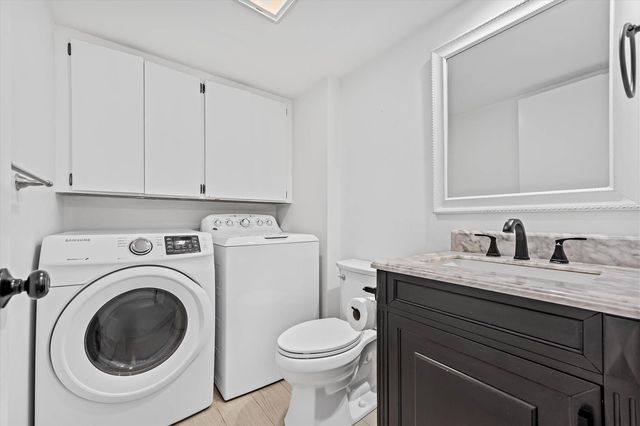 9156d SW 23rd Street, Davie, FL 33324
