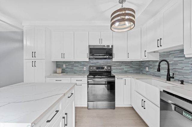 9156d SW 23rd Street, Davie, FL 33324