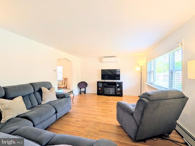 408 DALMAS AVE, Glenolden, PA 19036
