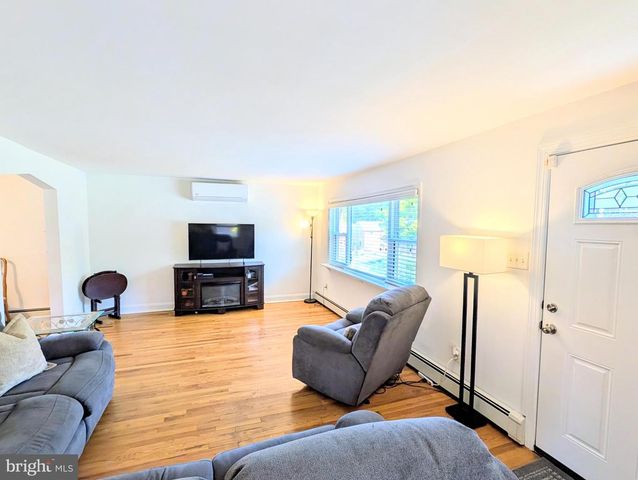 408 DALMAS AVE, Glenolden, PA 19036