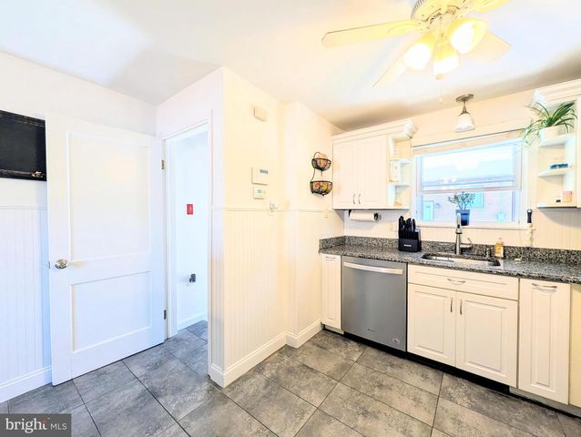408 DALMAS AVE, Glenolden, PA 19036