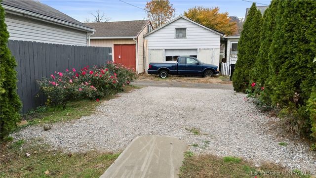 906 W Main Street, Madison, IN 47250