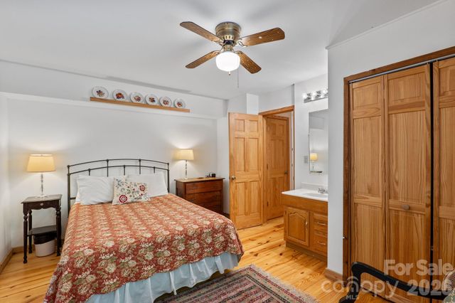 150 Avondale Ridge Road, Asheville, NC 28803