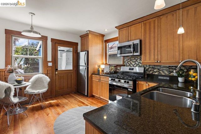 943 56Th St, Oakland, CA 94608