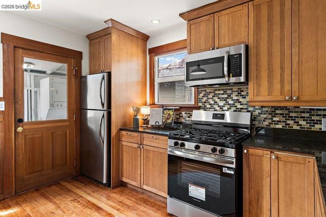943 56Th St, Oakland, CA 94608