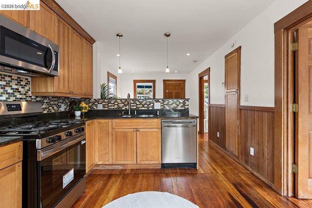943 56Th St, Oakland, CA 94608