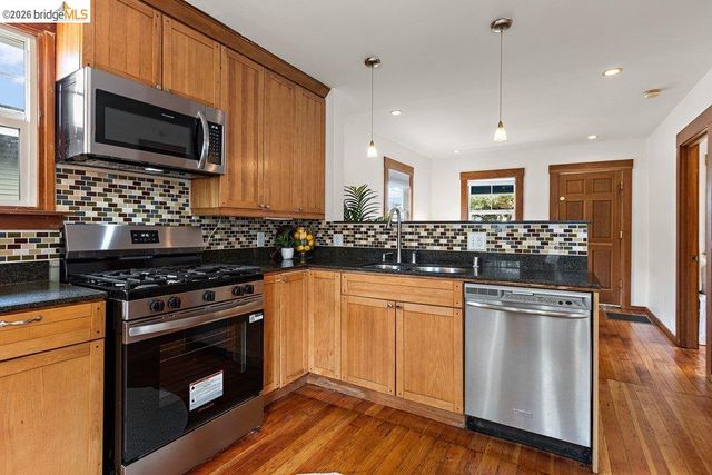 943 56Th St, Oakland, CA 94608