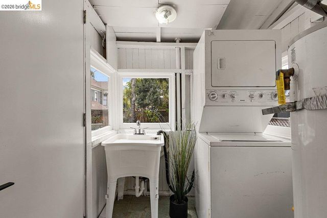 943 56Th St, Oakland, CA 94608