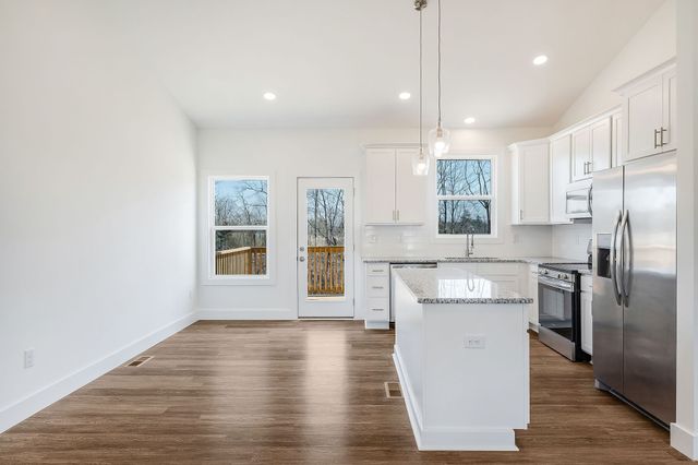 194 Johnson Chapel Rd, Sparta, TN 38583