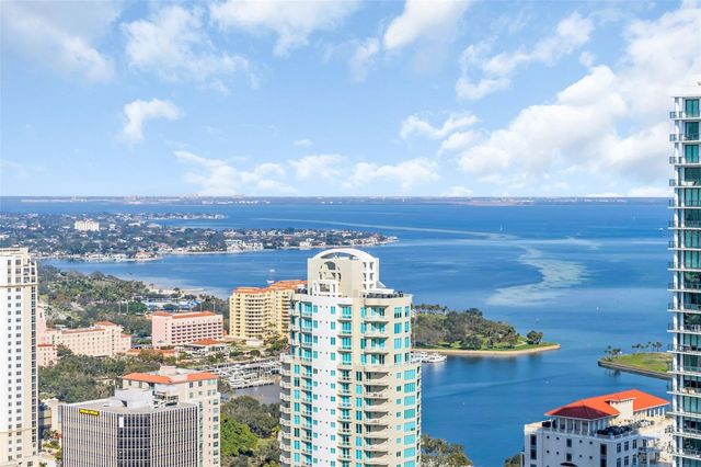 275 1ST AVENUE S 3703, St Petersburg, FL 33701