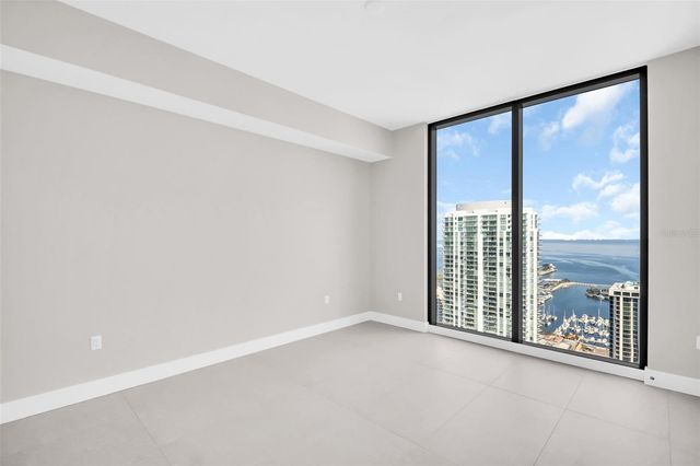 275 1ST AVENUE S 3703, St Petersburg, FL 33701