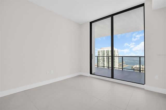 275 1ST AVENUE S 3703, St Petersburg, FL 33701