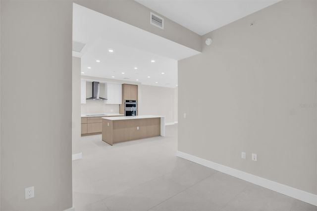 275 1ST AVENUE S 3703, St Petersburg, FL 33701