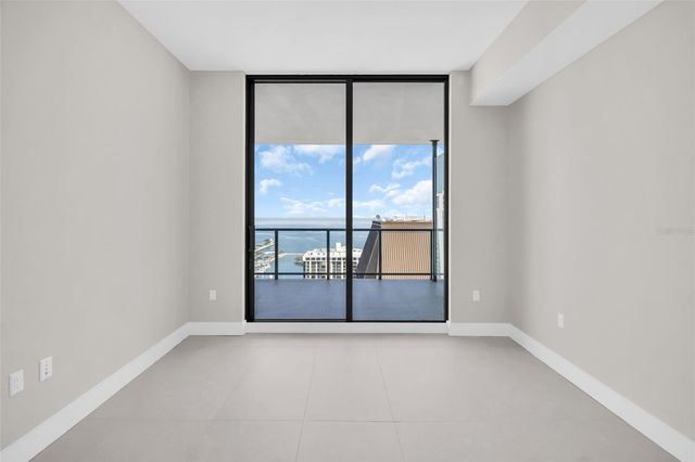 275 1ST AVENUE S 3703, St Petersburg, FL 33701