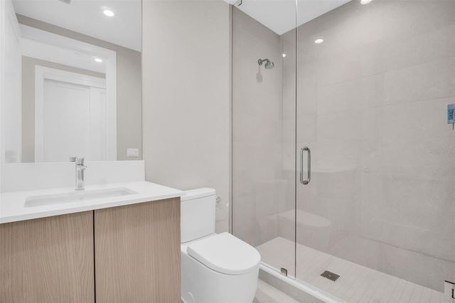 275 1ST AVENUE S 3703, St Petersburg, FL 33701