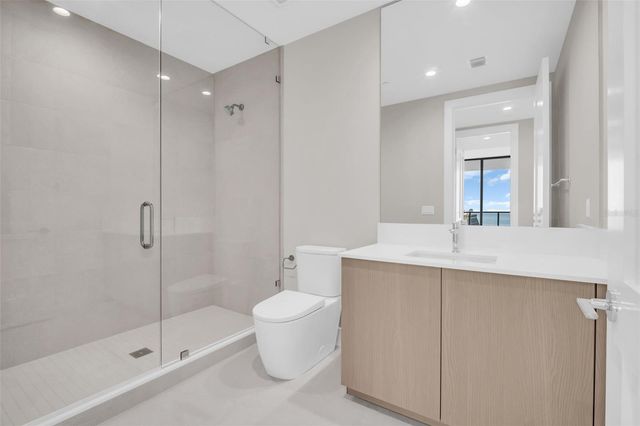 275 1ST AVENUE S 3703, St Petersburg, FL 33701