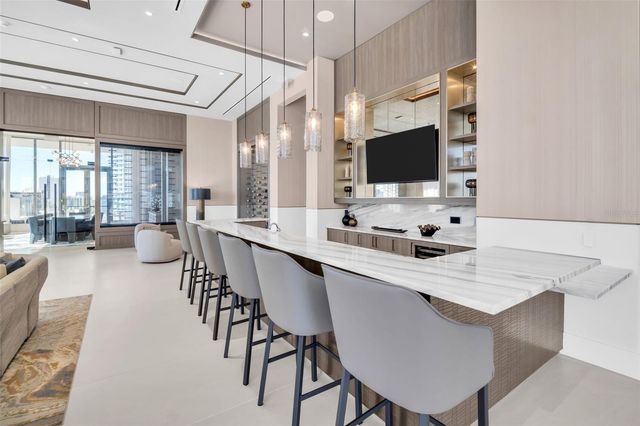 275 1ST AVENUE S 3703, St Petersburg, FL 33701