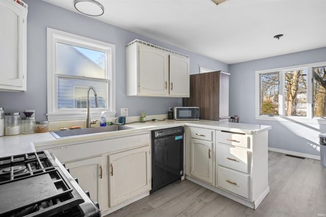 7302 BRADBURY Avenue, Fort Wayne, IN 46809