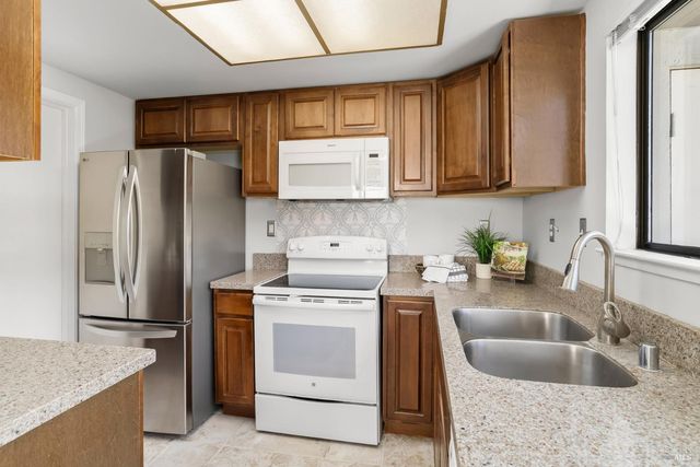 307 Scotia Ln, Novato, CA 94947