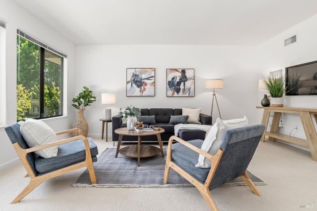 307 Scotia Ln, Novato, CA 94947