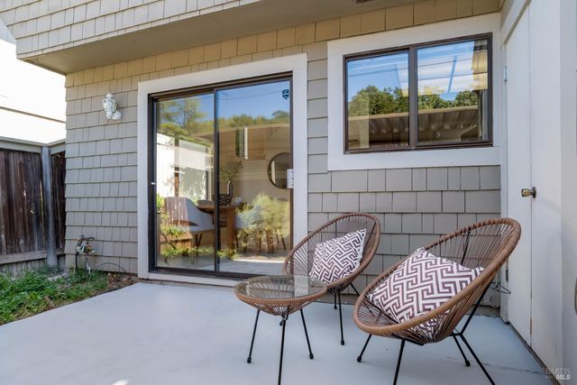 307 Scotia Ln, Novato, CA 94947