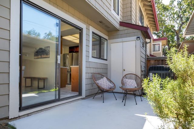 307 Scotia Ln, Novato, CA 94947