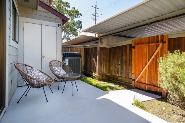 307 Scotia Ln, Novato, CA 94947