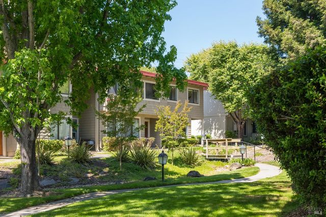 307 Scotia Ln, Novato, CA 94947
