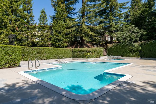 307 Scotia Ln, Novato, CA 94947