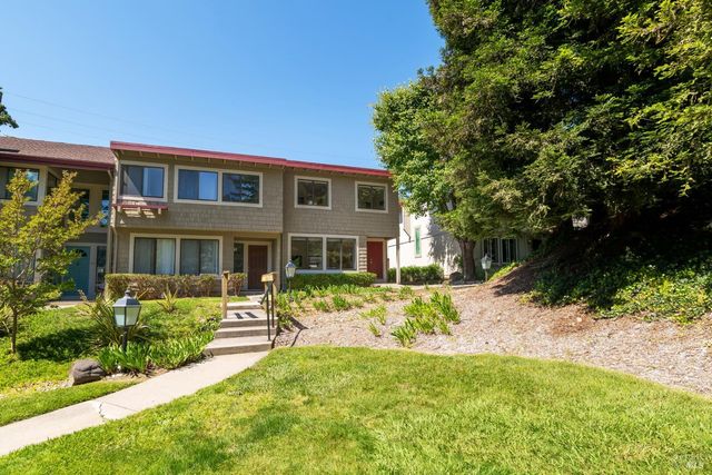 307 Scotia Ln, Novato, CA 94947