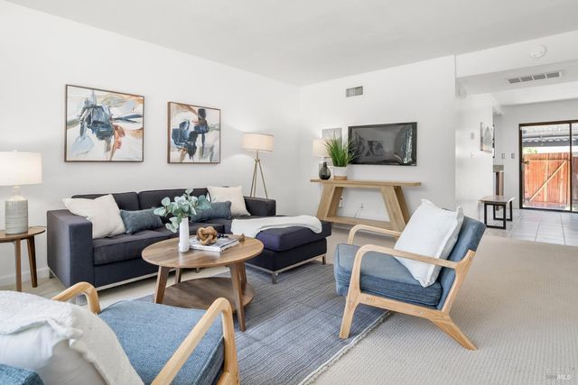 307 Scotia Ln, Novato, CA 94947
