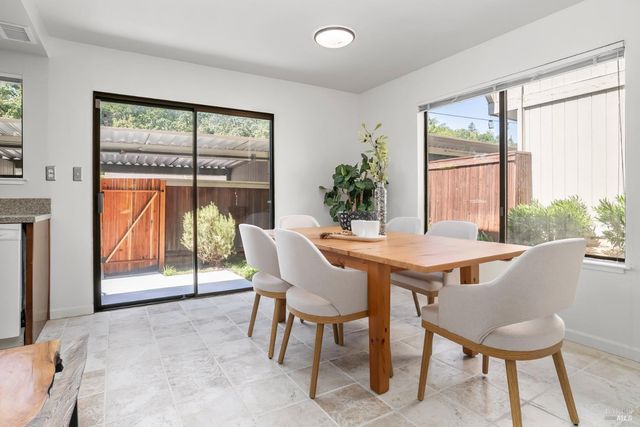 307 Scotia Ln, Novato, CA 94947