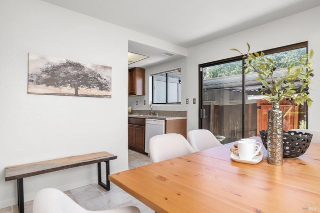 307 Scotia Ln, Novato, CA 94947