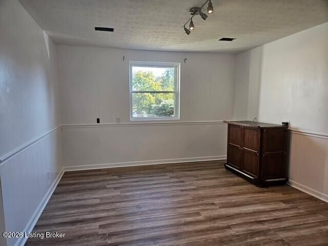 9300 Hillridge Dr, Pewee Valley, KY 40056