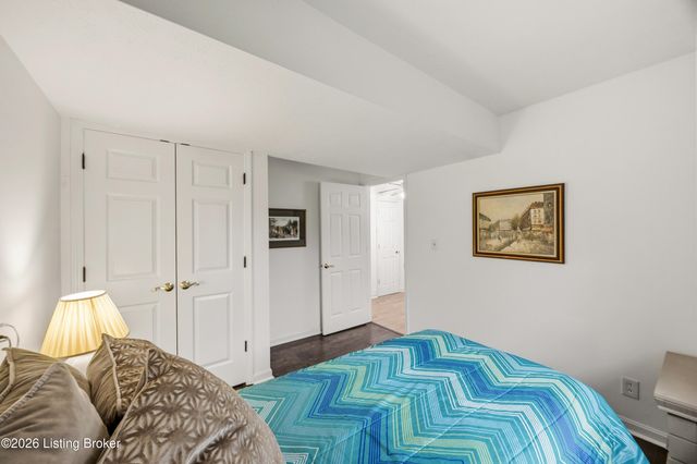 9300 Hillridge Dr, Pewee Valley, KY 40056