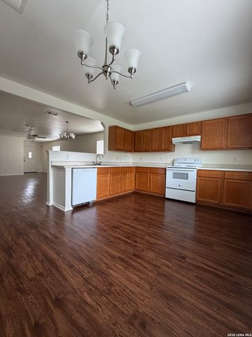 1635 Mason King, San Antonio, TX 78260