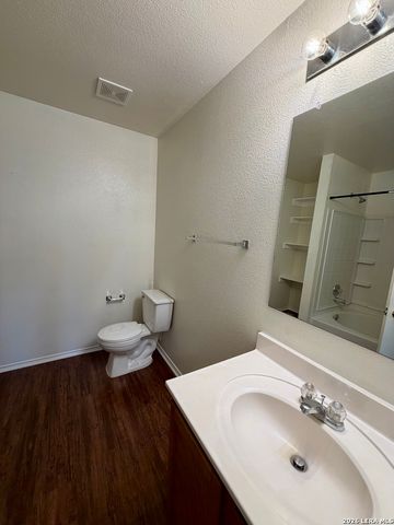 1635 Mason King, San Antonio, TX 78260