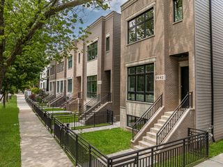1640 W Wolfram Street, Chicago, IL 60657
