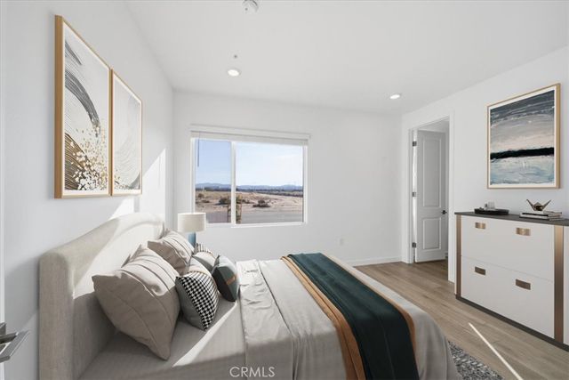 3211 E Avenue J-4, Lancaster, CA 93535