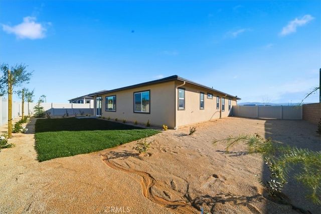 3211 E Avenue J-4, Lancaster, CA 93535