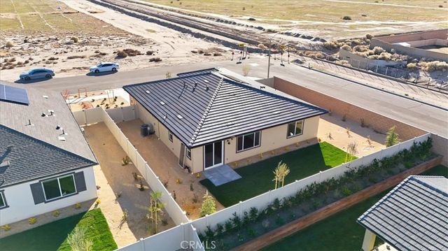 3211 E Avenue J-4, Lancaster, CA 93535