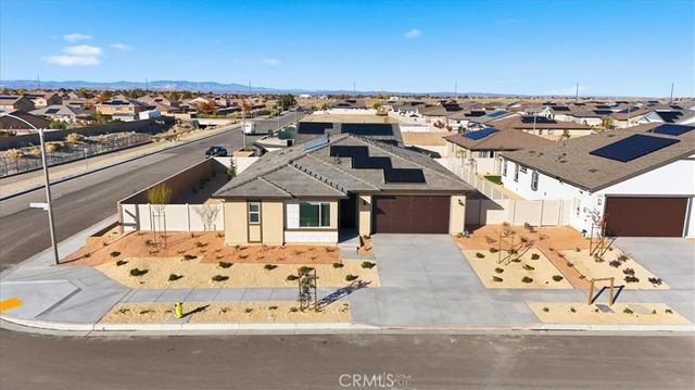 3211 E Avenue J-4, Lancaster, CA 93535