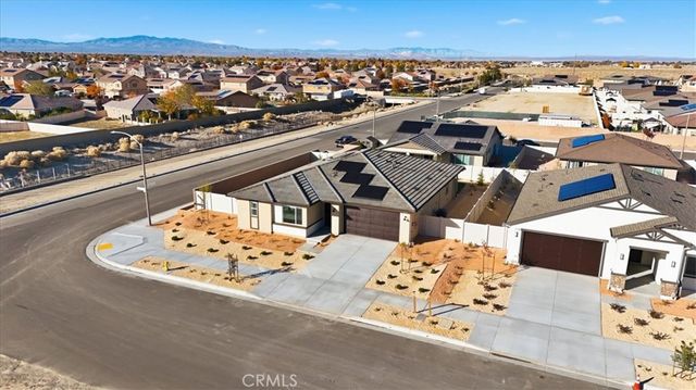 3211 E Avenue J-4, Lancaster, CA 93535