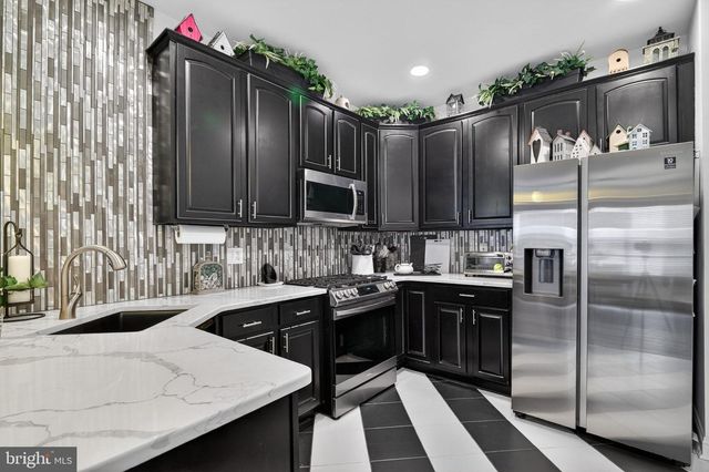 137 BURHOLME DR, Hamilton, NJ 08691