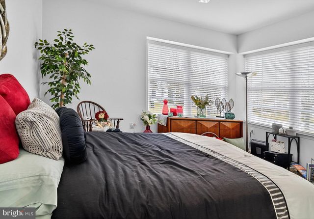 137 BURHOLME DR, Hamilton, NJ 08691