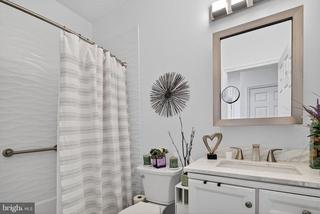 137 BURHOLME DR, Hamilton, NJ 08691